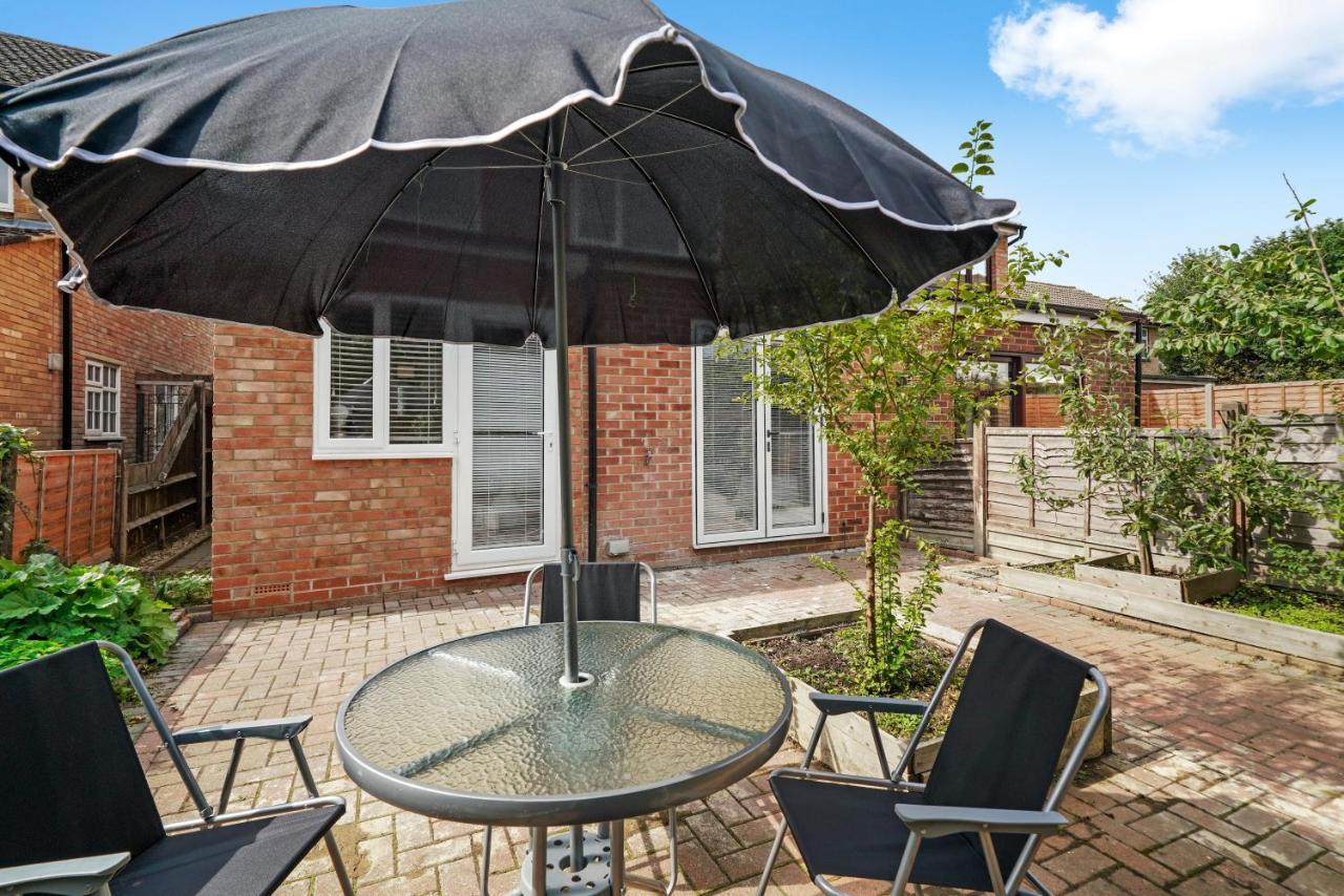 Boutique Heathrow Studio'S - Parking - Garden Apartment Harmondsworth Exterior photo