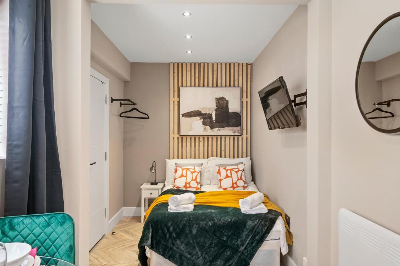 Boutique Heathrow Studio'S - Parking - Garden Apartment Harmondsworth Exterior photo