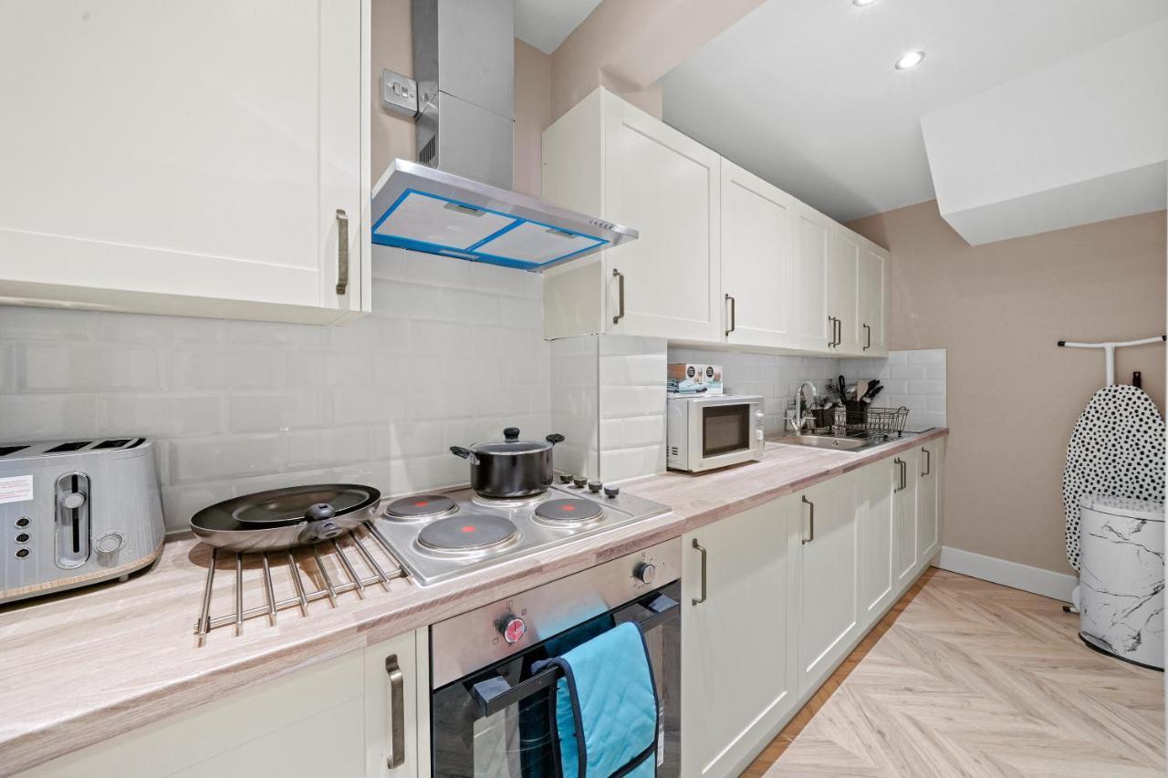 Boutique Heathrow Studio'S - Parking - Garden Apartment Harmondsworth Exterior photo